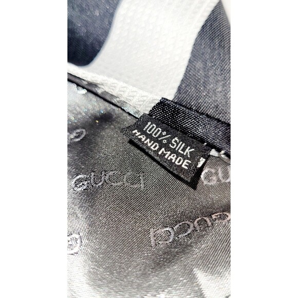 Gucci Handmade 100% Silk Italian Vintage 90's Striped Necktie Beetlejuice Tie - Picture 6 of 6